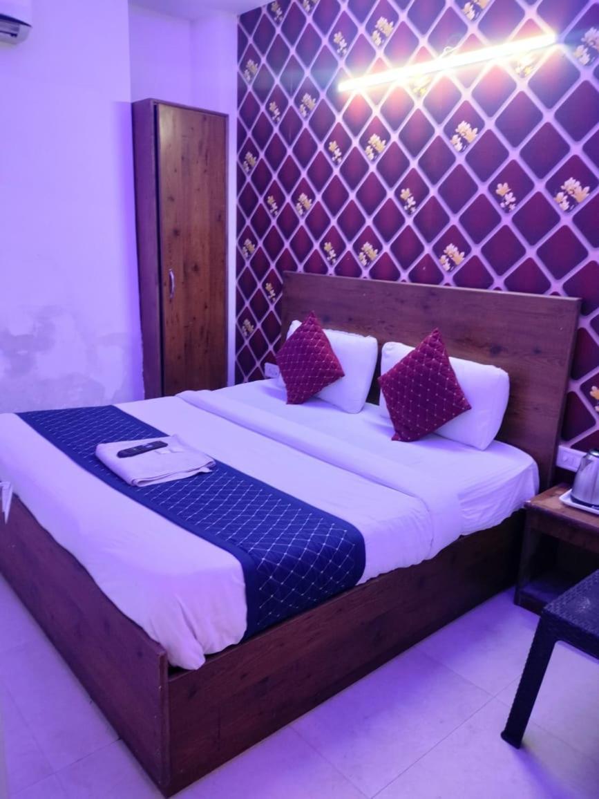 Suites Admiral Delhi Airport นิวเดลี ภายนอก รูปภาพ