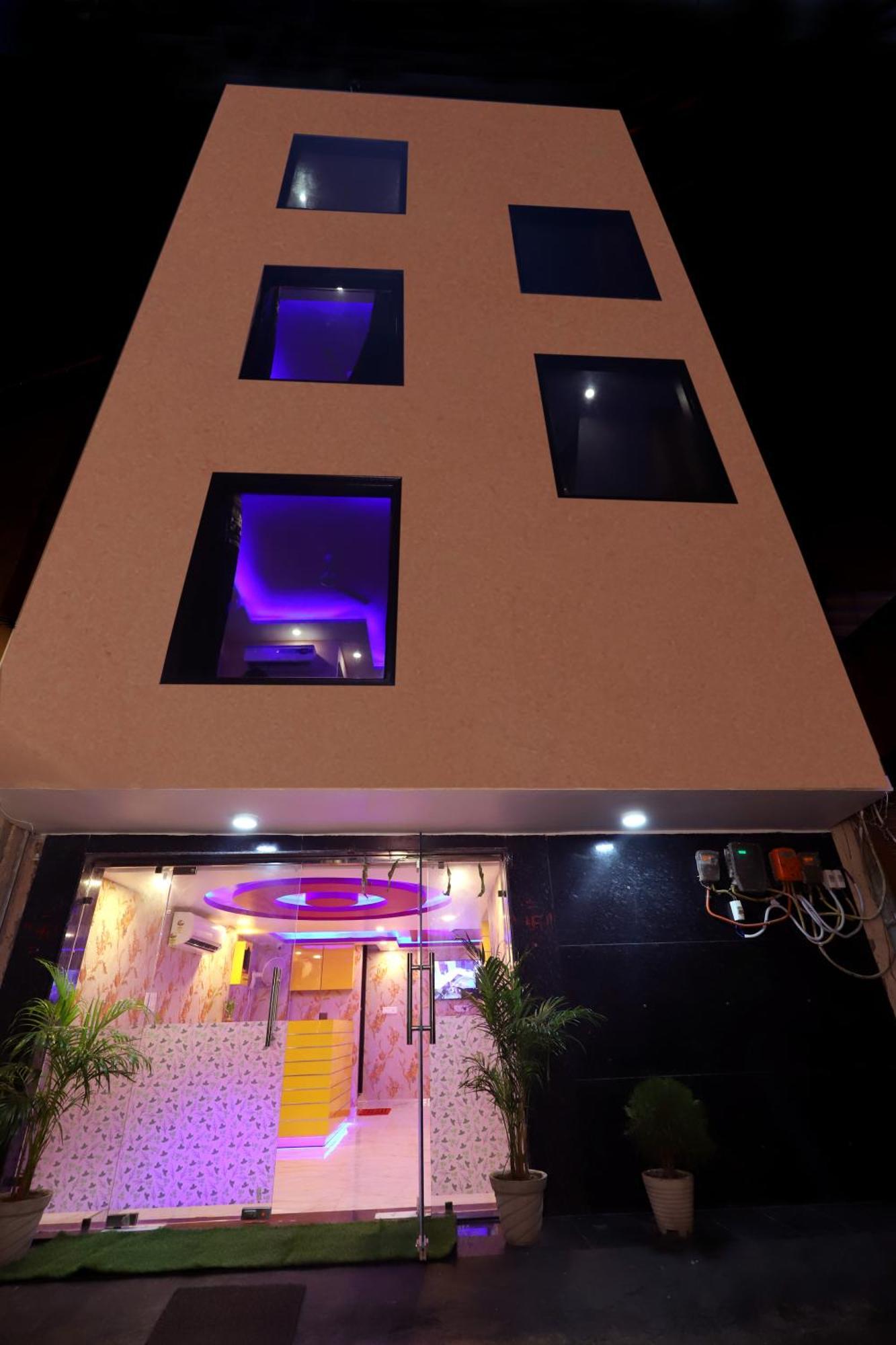 Suites Admiral Delhi Airport นิวเดลี ภายนอก รูปภาพ